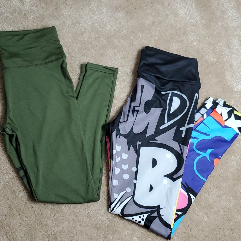 BUNDLE - 2 Leggings Size M/L